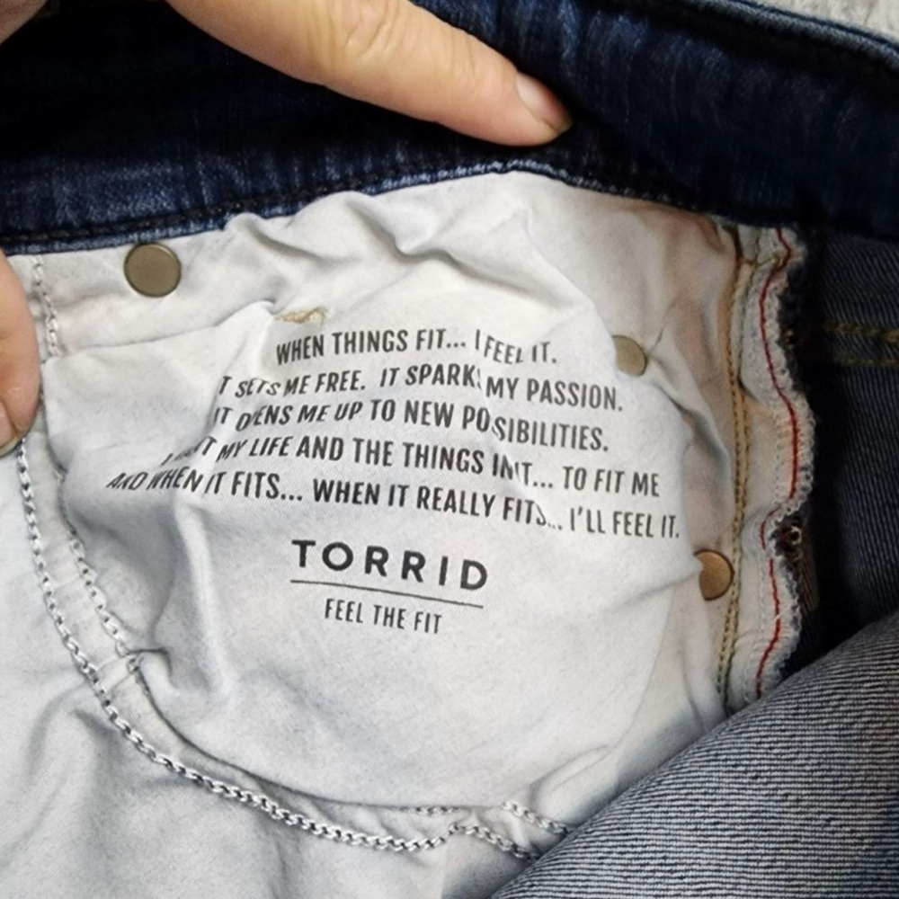 Torrid Jeans Womens 12 Petite Dark Wash Stretch Mid Rise Shaping Skinny - Picture 14 of 14